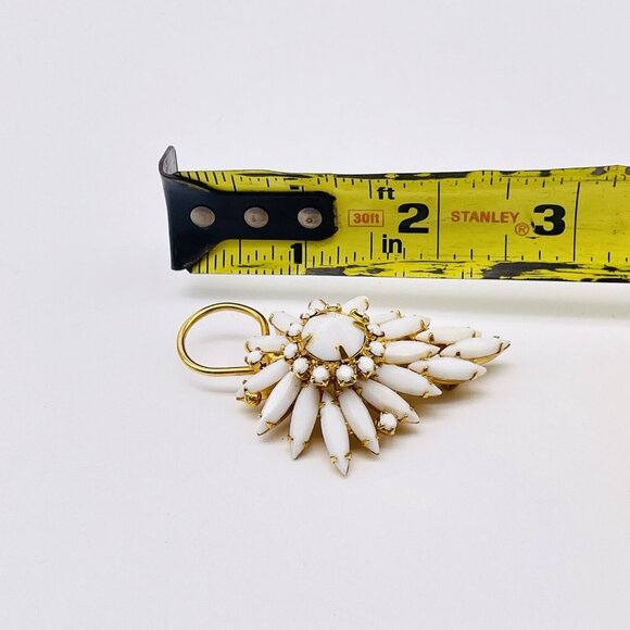 Vintage Milk Glass Flowering Vine Pin Gold Tone Daisy Coneflower Nature Garden - Picture 6 of 6